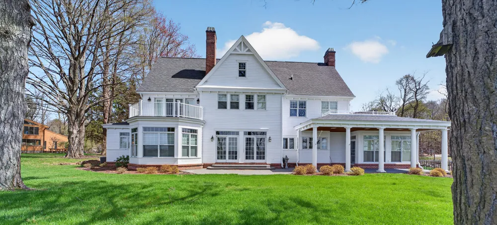 5592 S Shore Drive Whitehall, MI 49461