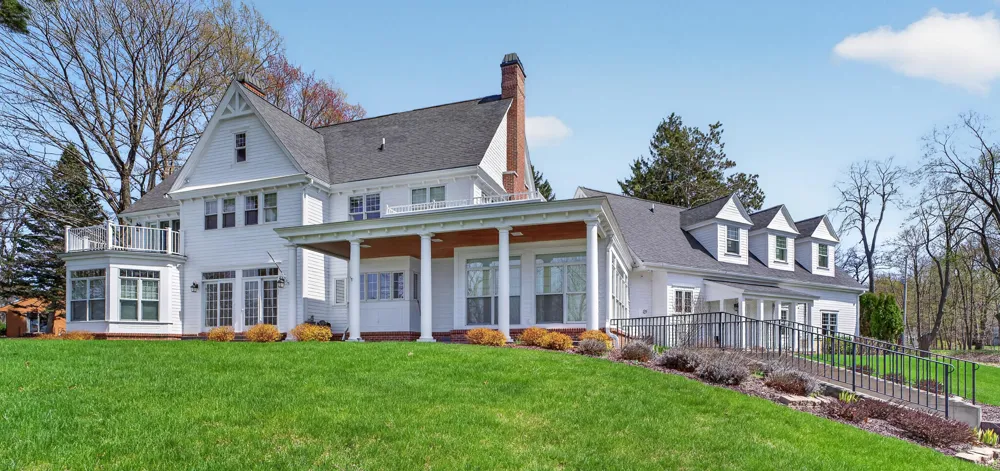 5592 S Shore Drive Whitehall, MI 49461