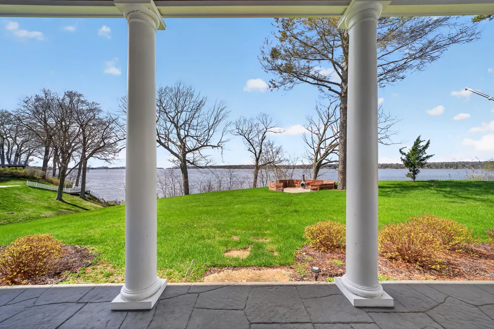 5592 S Shore Drive Whitehall, MI 49461