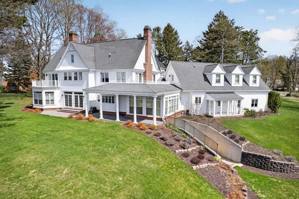5592 S Shore Drive Whitehall, MI 49461