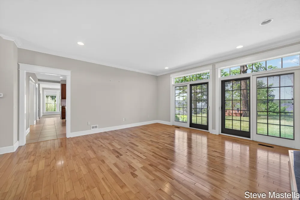5592 S Shore Drive Whitehall, MI 49461