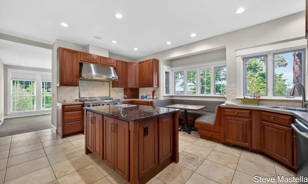 5592 S Shore Drive Whitehall, MI 49461