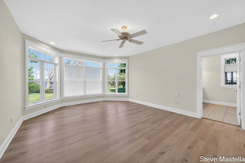 5592 S Shore Drive Whitehall, MI 49461