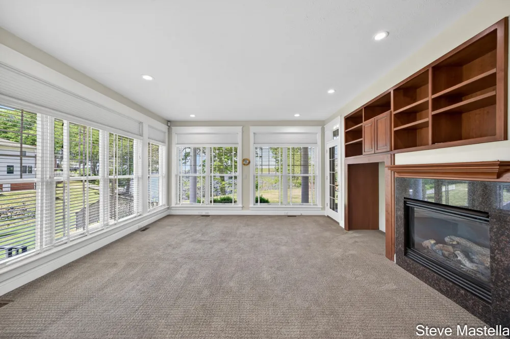 5592 S Shore Drive Whitehall, MI 49461