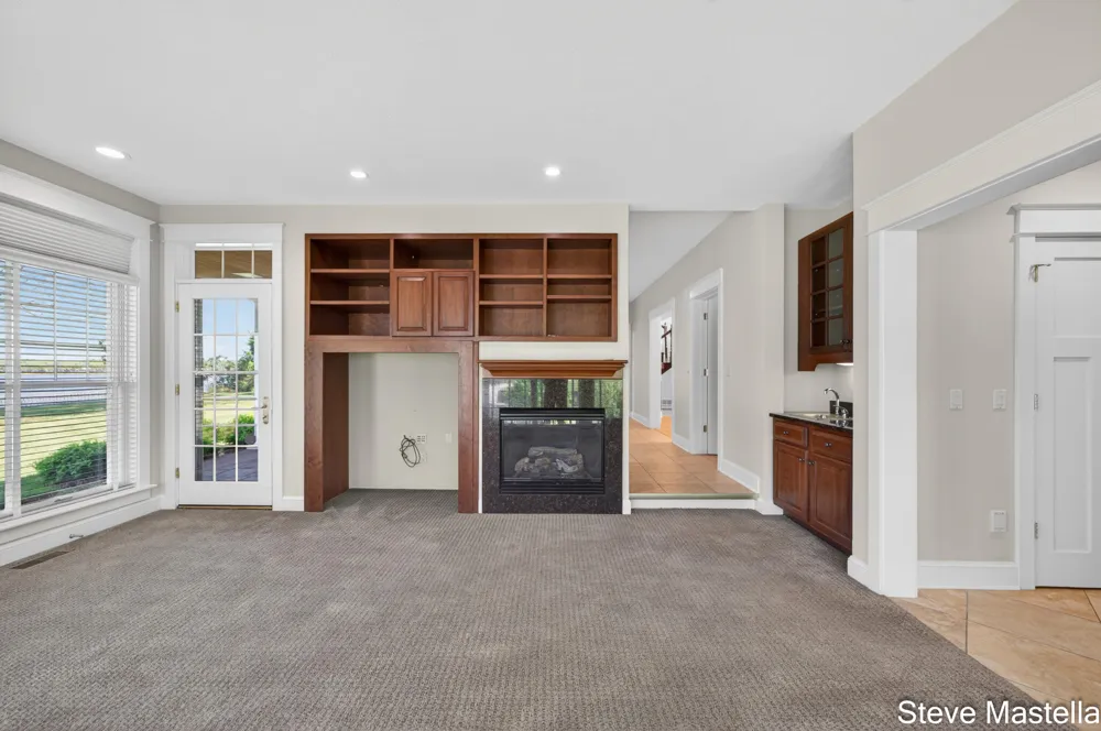 5592 S Shore Drive Whitehall, MI 49461