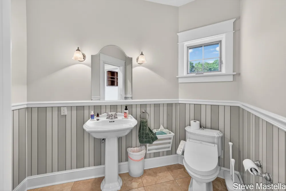 5592 S Shore Drive Whitehall, MI 49461