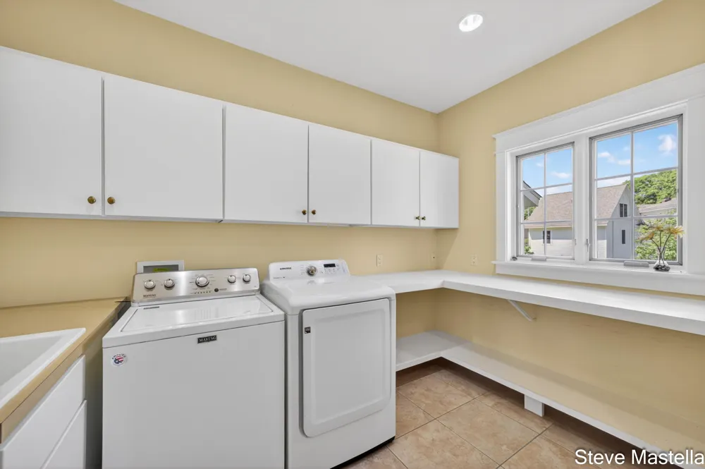5592 S Shore Drive Whitehall, MI 49461