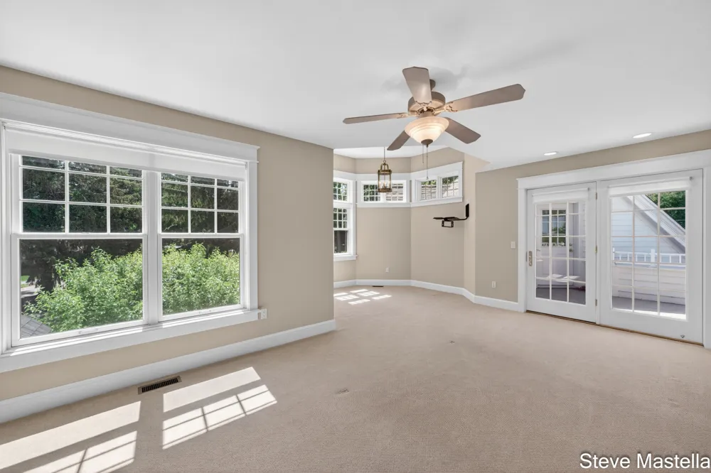 5592 S Shore Drive Whitehall, MI 49461