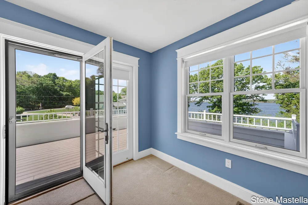 5592 S Shore Drive Whitehall, MI 49461