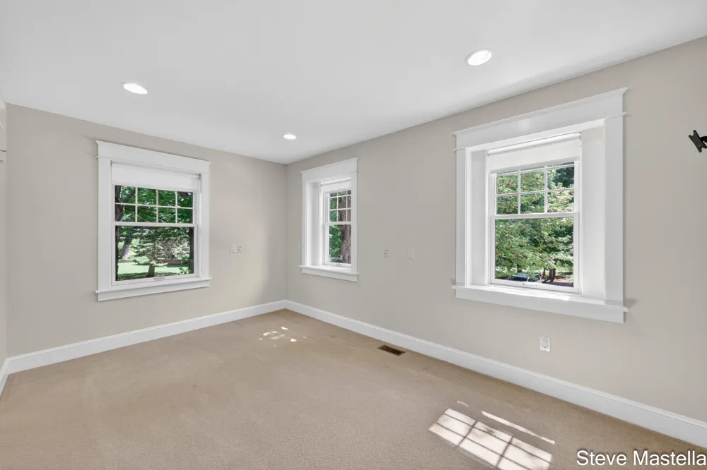 5592 S Shore Drive Whitehall, MI 49461
