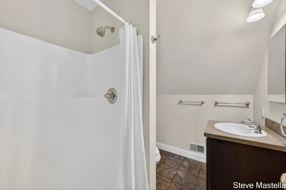 5592 S Shore Drive Whitehall, MI 49461