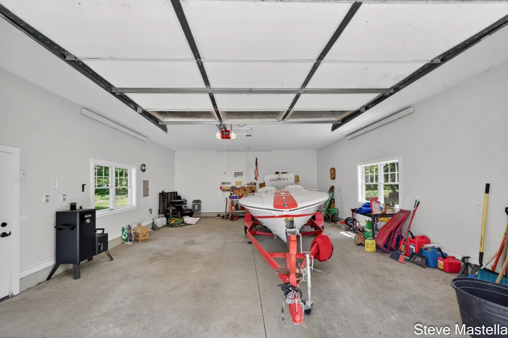 5592 S Shore Drive Whitehall, MI 49461
