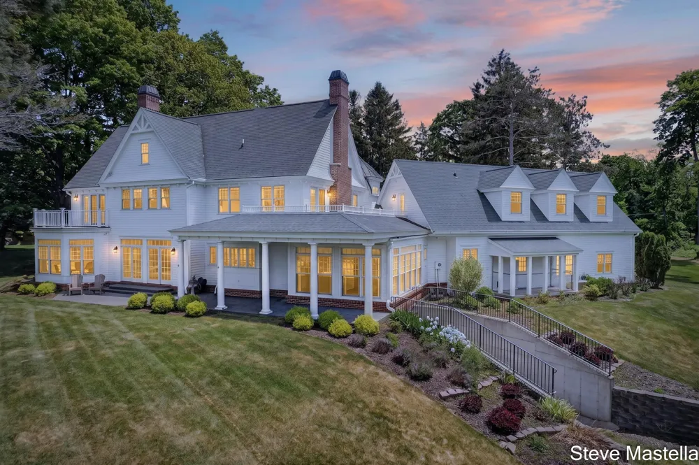 5592 S Shore Drive Whitehall, MI 49461