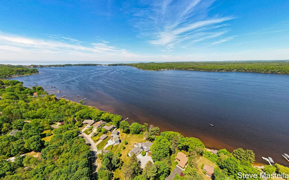 5592 S Shore Drive Whitehall, MI 49461