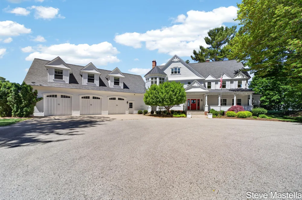 5592 S Shore Drive Whitehall, MI 49461