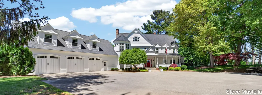 5592 S Shore Drive Whitehall, MI 49461