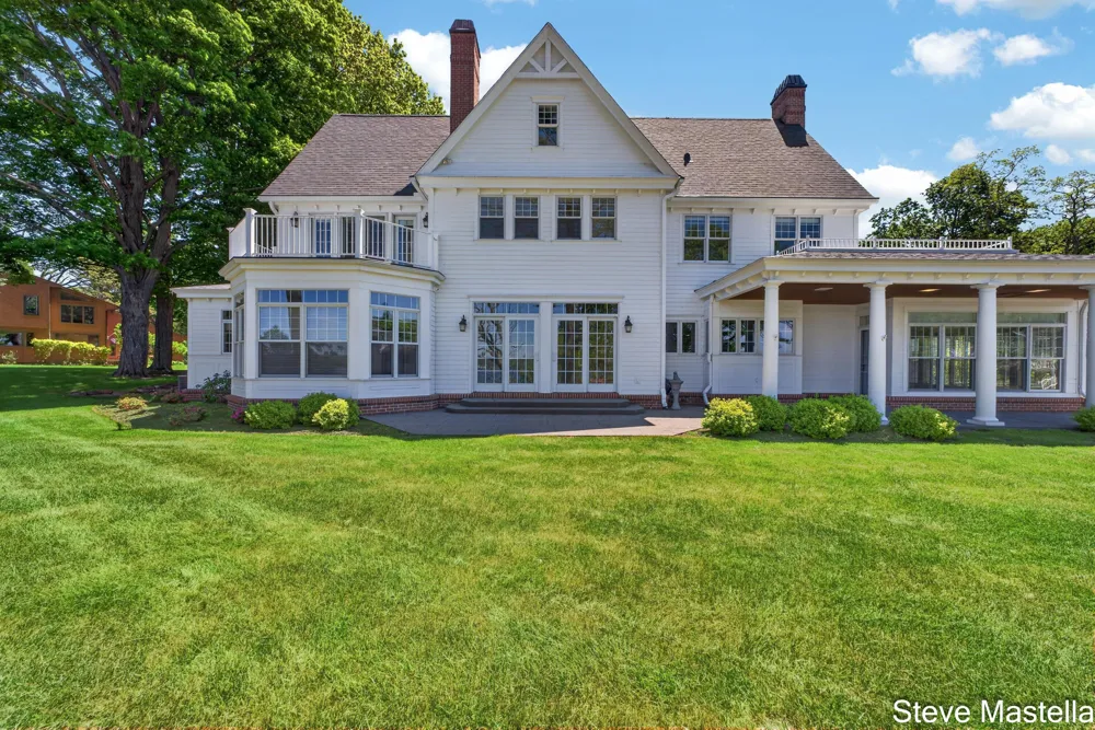 5592 S Shore Drive Whitehall, MI 49461