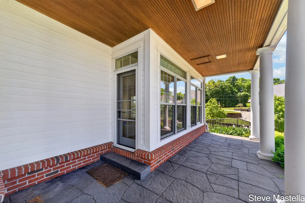 5592 S Shore Drive Whitehall, MI 49461