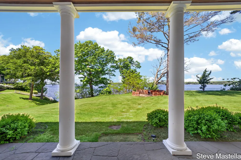 5592 S Shore Drive Whitehall, MI 49461