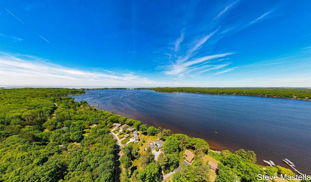 5592 S Shore Drive Whitehall, MI 49461