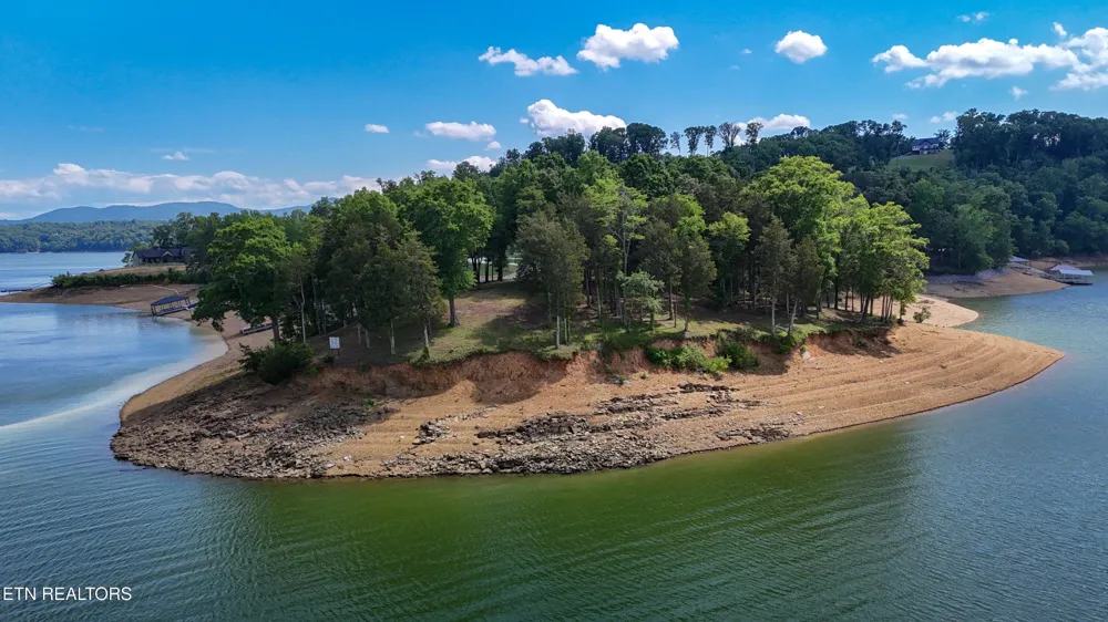 123 Ridge Point Tr Dandridge, TN 37725