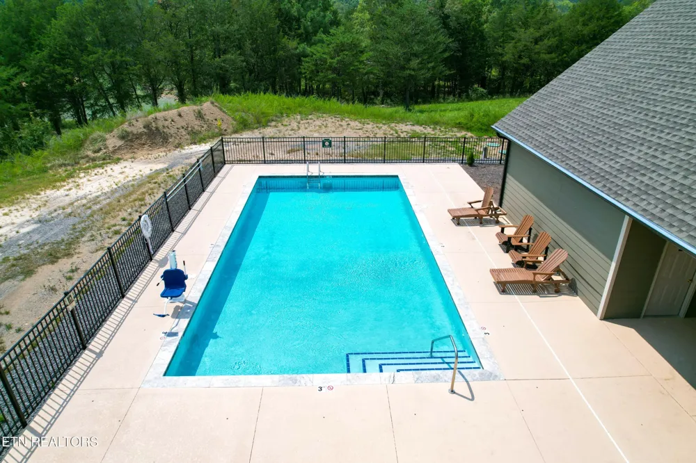123 Ridge Point Tr Dandridge, TN 37725