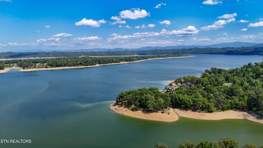 123 Ridge Point Tr Dandridge, TN 37725