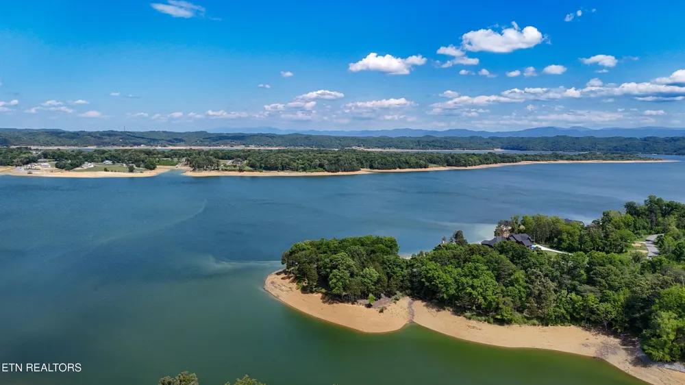 123 Ridge Point Tr Dandridge, TN 37725
