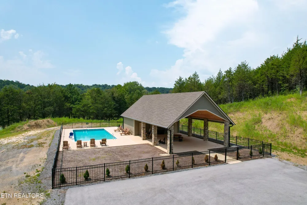123 Ridge Point Tr Dandridge, TN 37725
