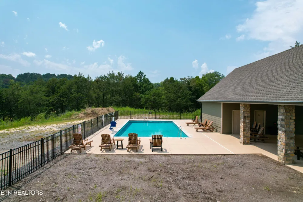 123 Ridge Point Tr Dandridge, TN 37725