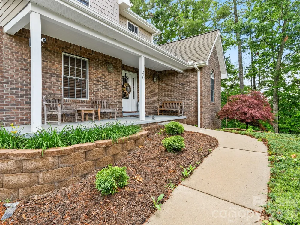 40 Hope Road Weaverville, NC 28787