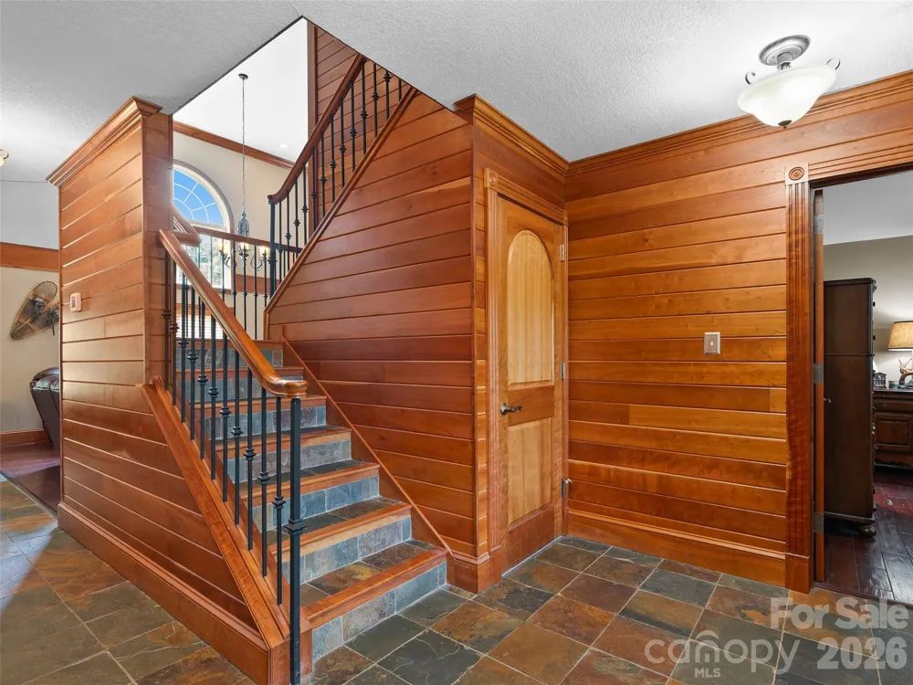 40 Hope Road Weaverville, NC 28787