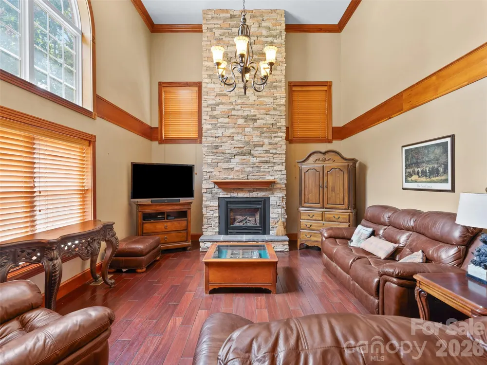 40 Hope Road Weaverville, NC 28787