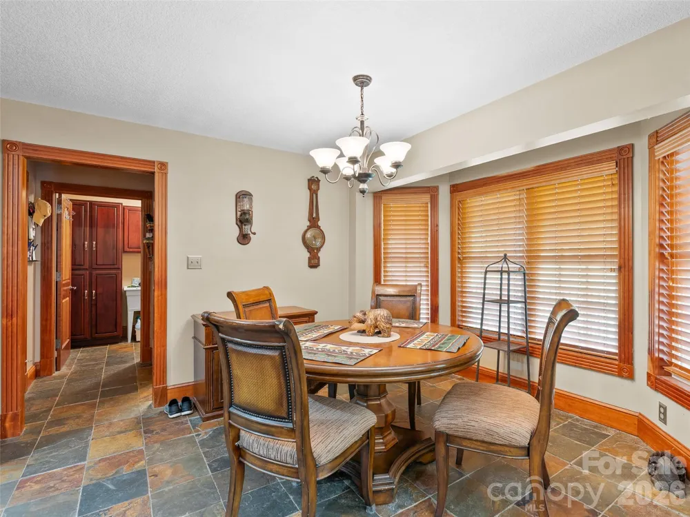 40 Hope Road Weaverville, NC 28787