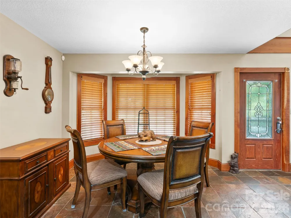40 Hope Road Weaverville, NC 28787