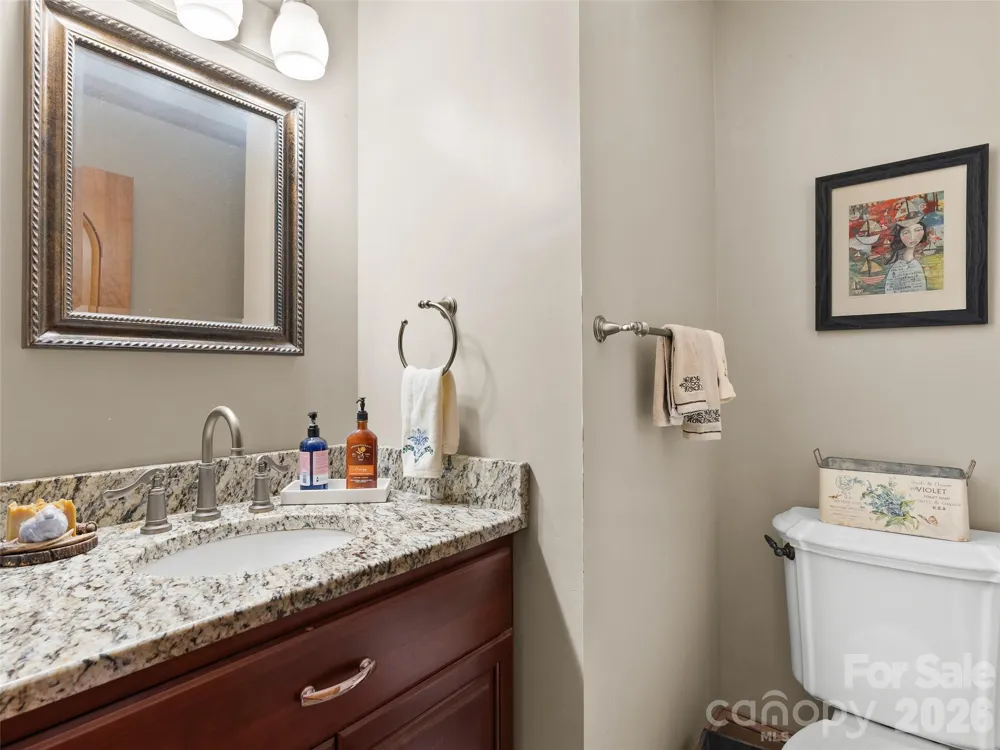 40 Hope Road Weaverville, NC 28787