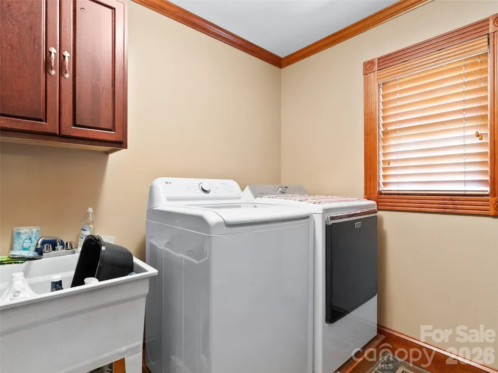 40 Hope Road Weaverville, NC 28787