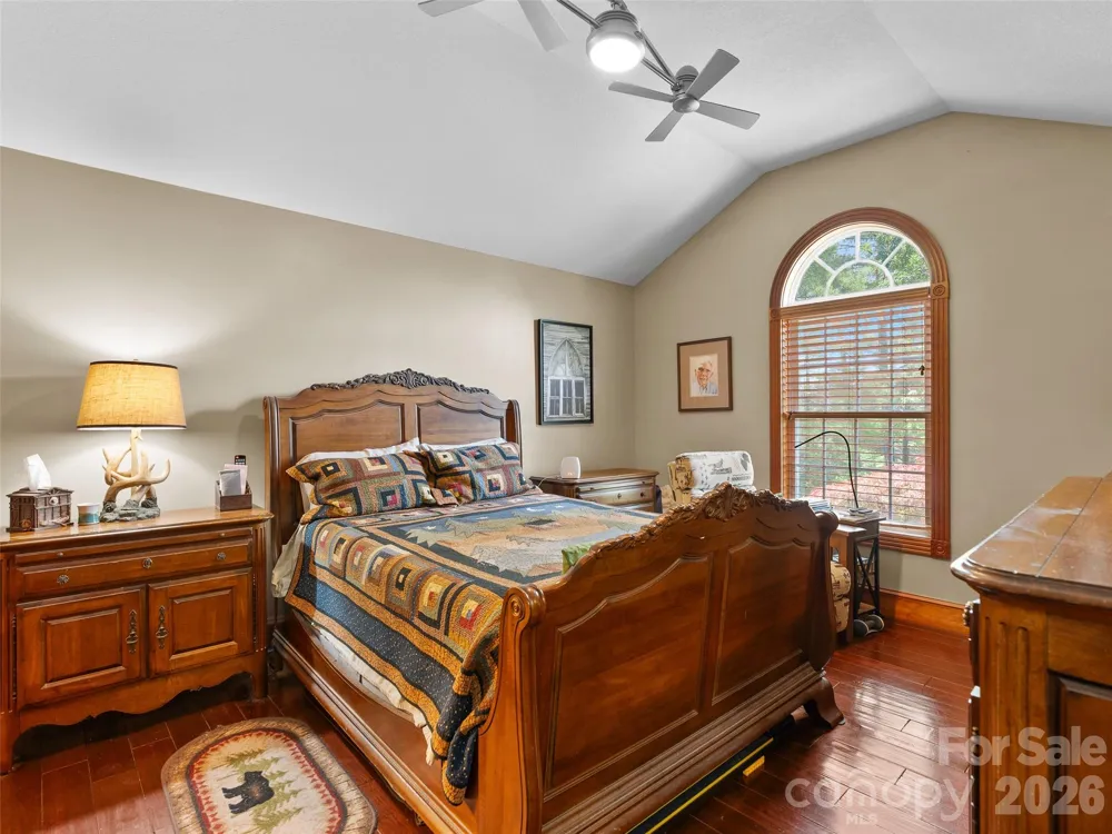 40 Hope Road Weaverville, NC 28787