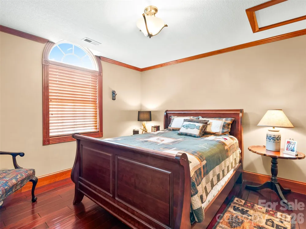 40 Hope Road Weaverville, NC 28787
