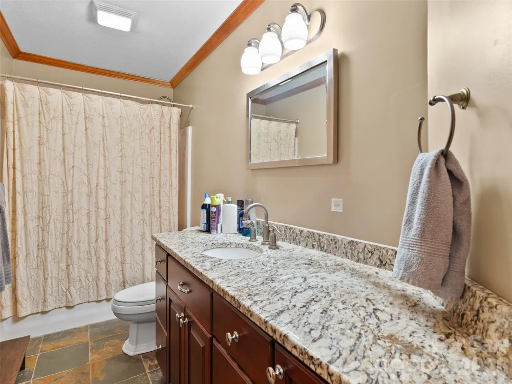 40 Hope Road Weaverville, NC 28787
