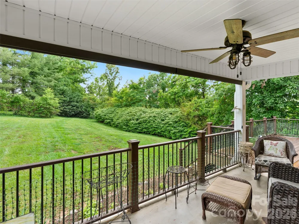 40 Hope Road Weaverville, NC 28787