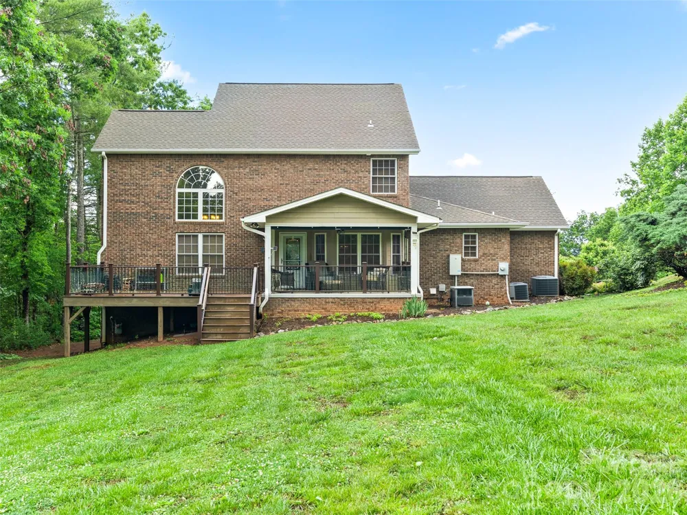40 Hope Road Weaverville, NC 28787