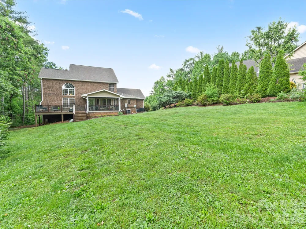 40 Hope Road Weaverville, NC 28787