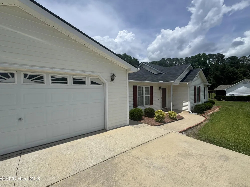124 Stockbridge Drive Selma, NC 27576