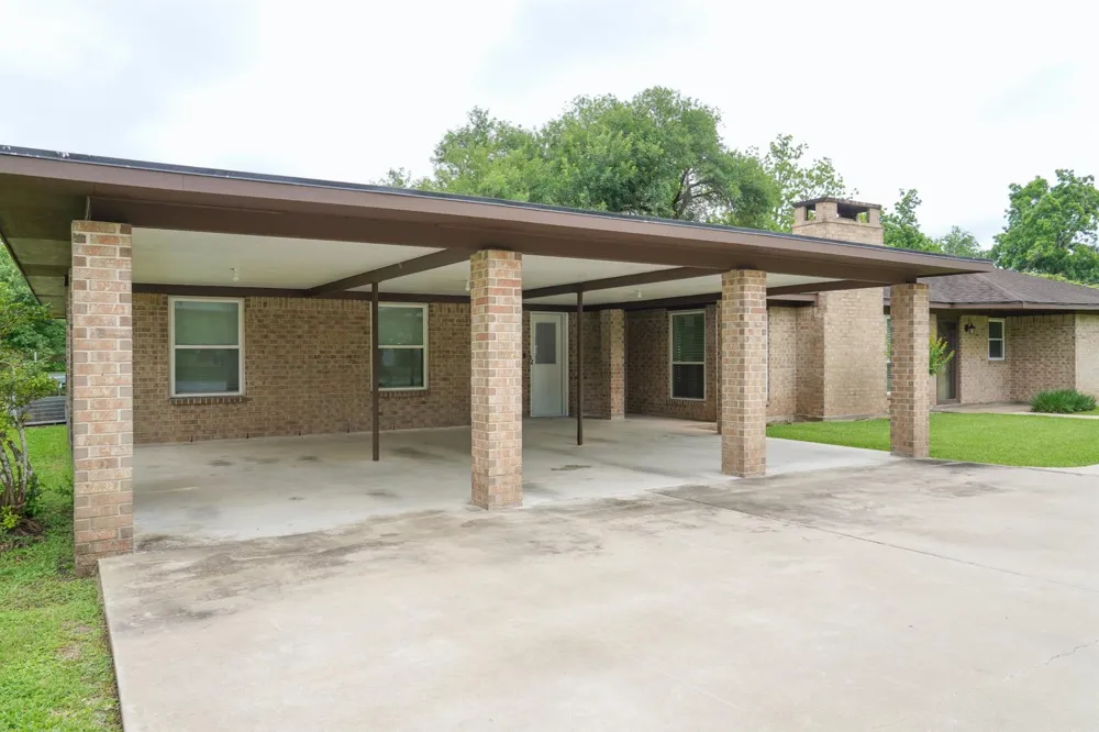 115 Neal Road Wharton, TX 77488