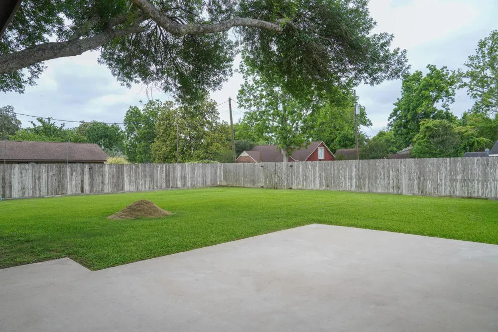 115 Neal Road Wharton, TX 77488