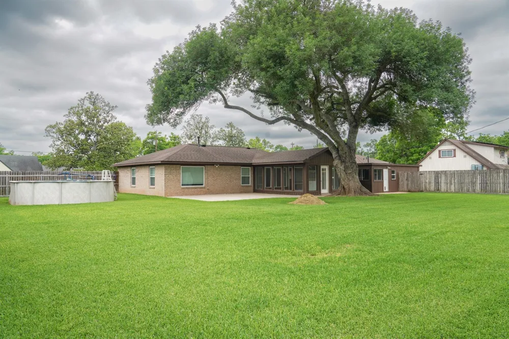 115 Neal Road Wharton, TX 77488