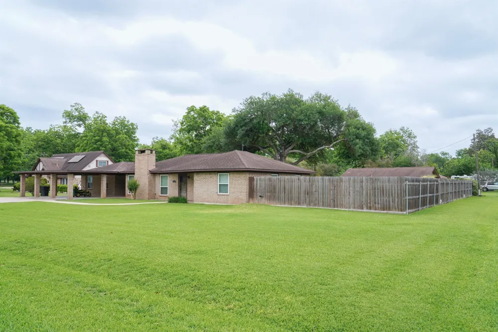 115 Neal Road Wharton, TX 77488