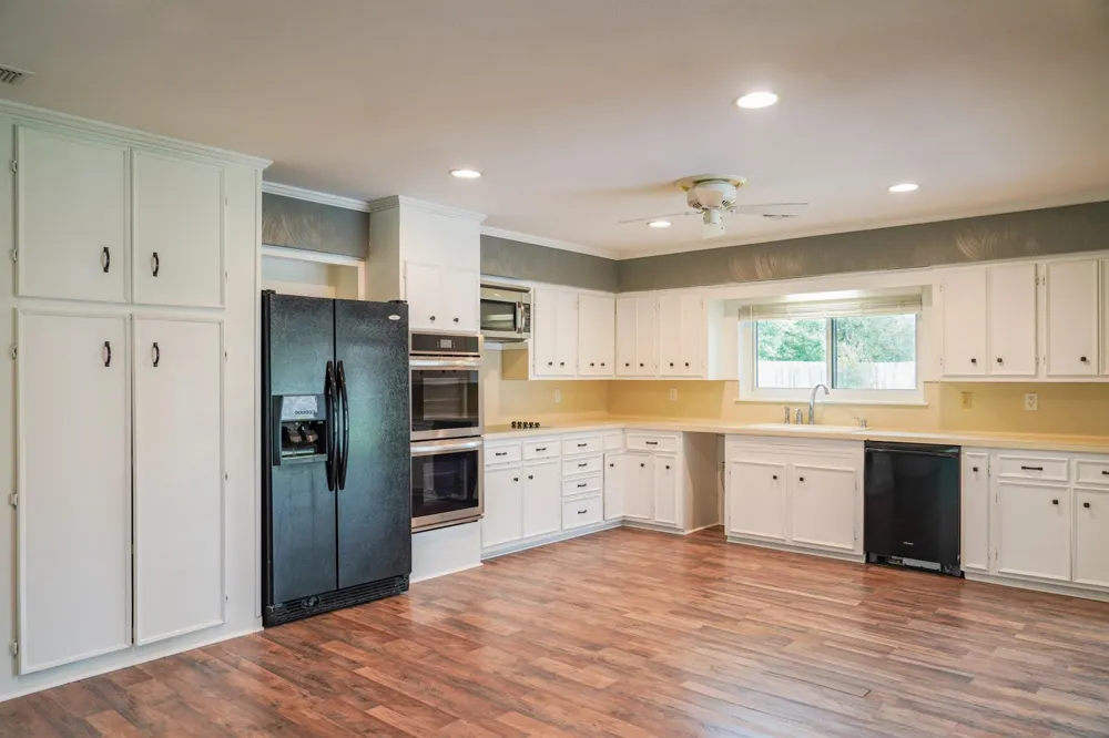 115 Neal Road Wharton, TX 77488