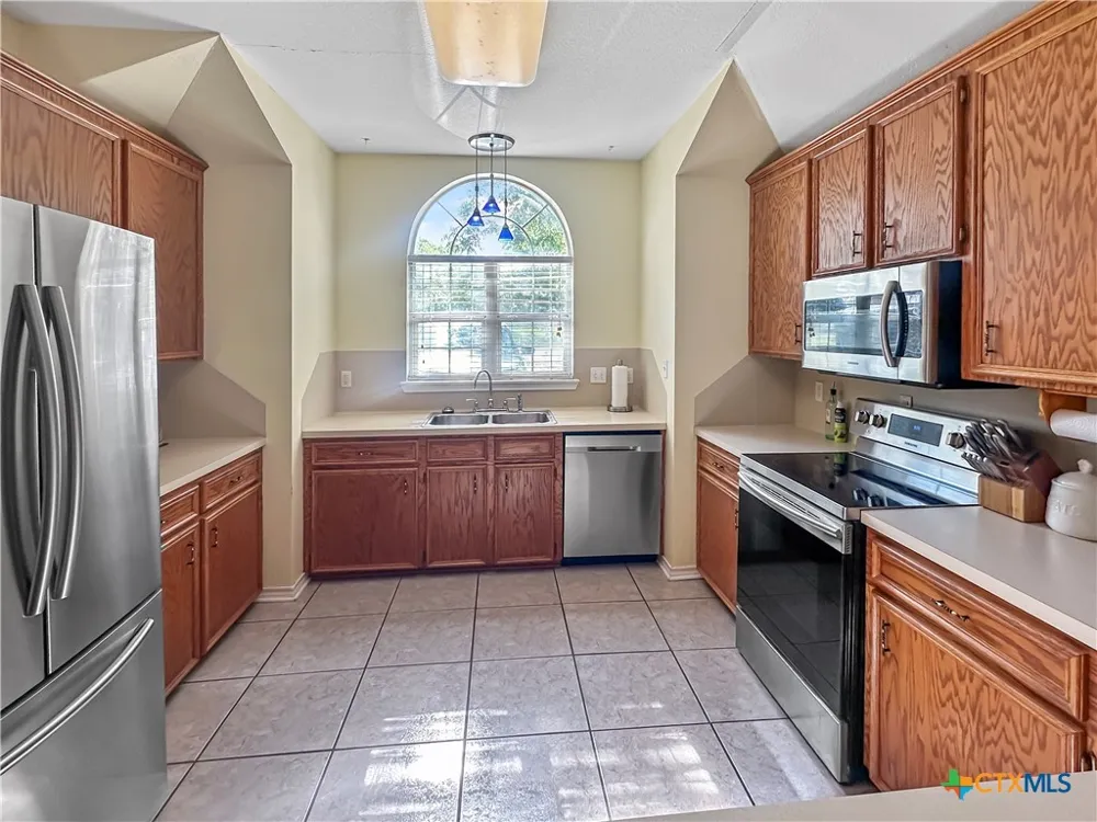 704 S Market Street Flatonia, TX 78941